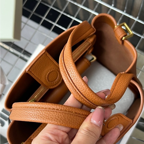 Songmont Tan Leather Tote Bag - Picture 4 of 8